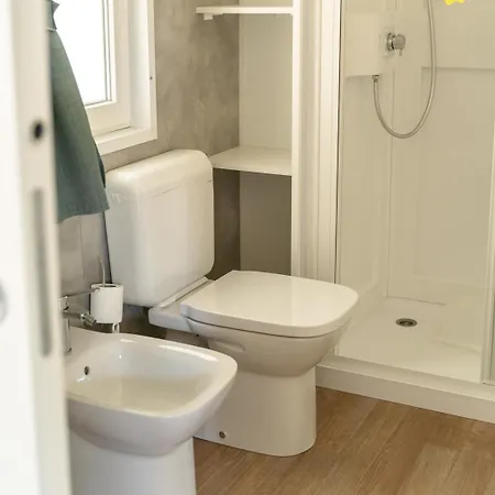 Glampchalet 5 Persone Pool&parking-pietra Ligure Kamp alanı *