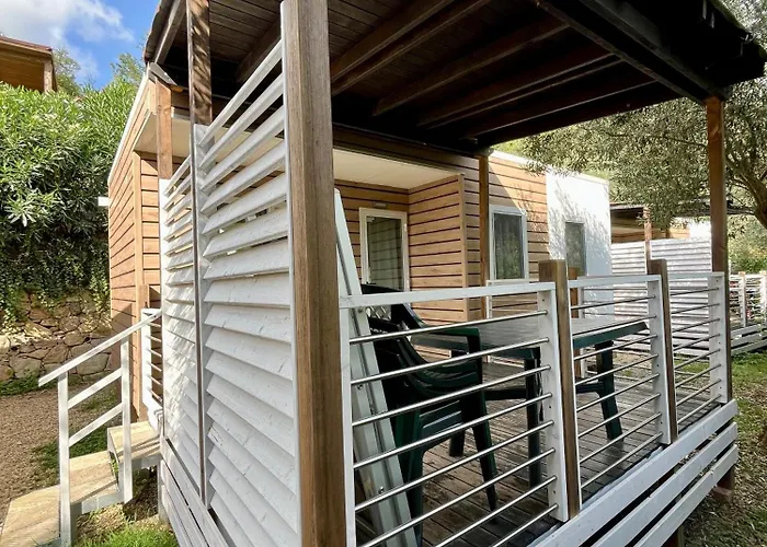 Glampchalet 5 Persone Pool&parking-pietra Ligure Kamp alanı Pietra Ligure
